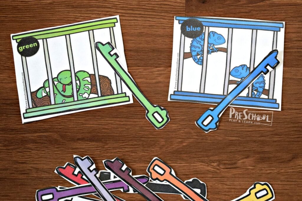 Super cute free printable to learn preschool colors at the zoo